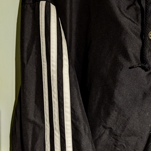 Vintage Adidas hooded black windbreaker, mesh lining, snap buttons. Mens Large. - Picture 4 of 13